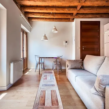 Santa Fe Apartment *